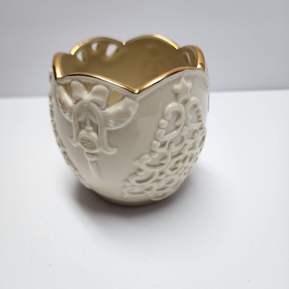 Lenox Christmas Cream and Gold Trimmed Merry Lights Votive